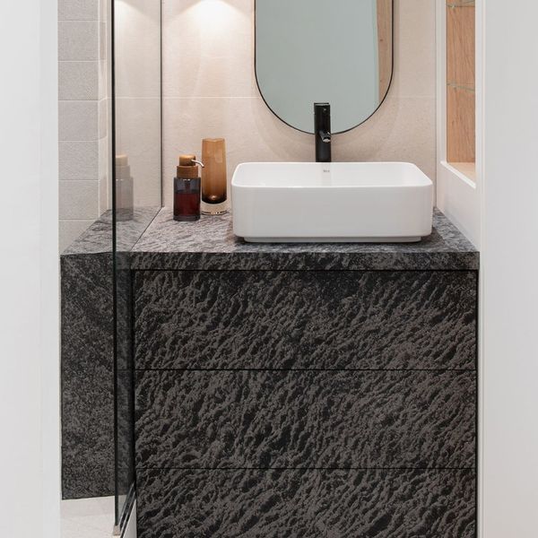 PANEL DE PIEDRA FLEXIBLE 1.22X0.61 MTS CARBON GOLD