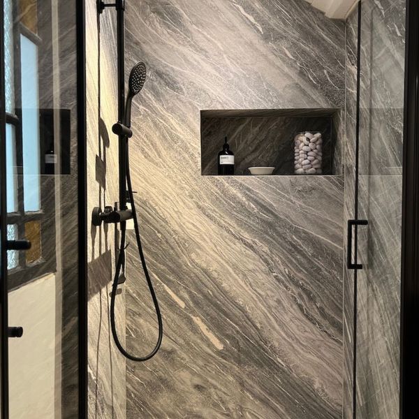 PANEL DE PIEDRA FLEXIBLE 1.22X0.61 MTS FROST WHITE