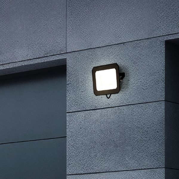 EGLO REFLECTOR RISACCA1 1X30W NEGRO/BLANCO